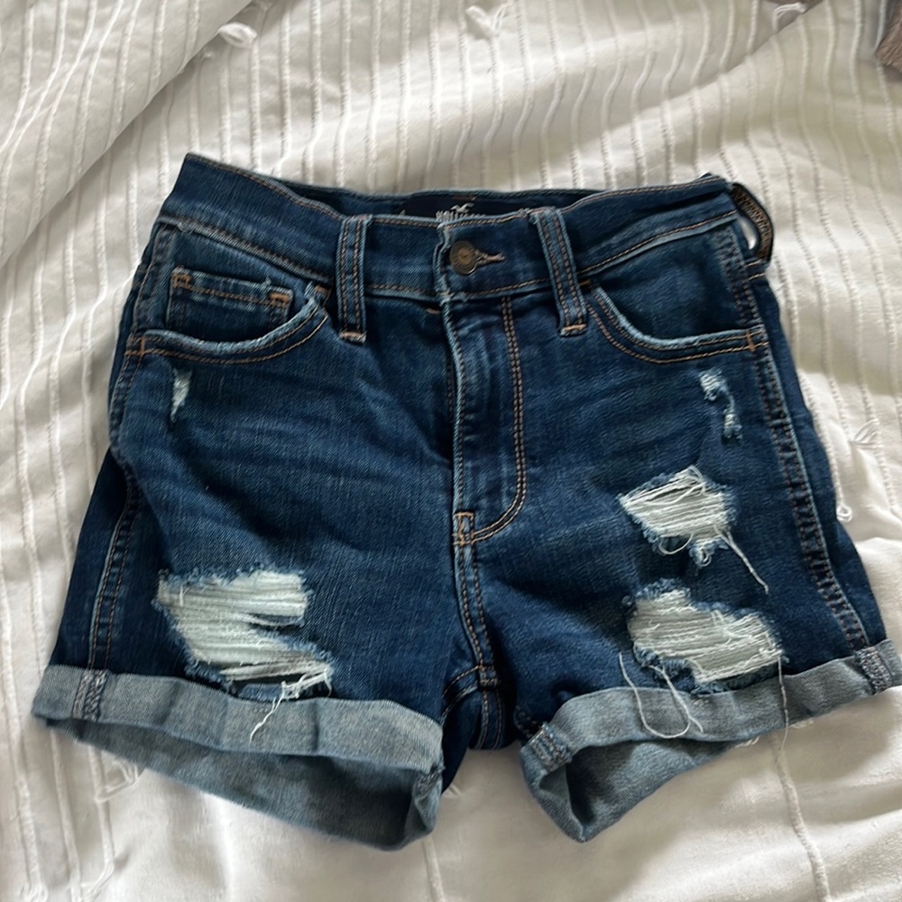 Hollister ripped jean shorts in a size 00